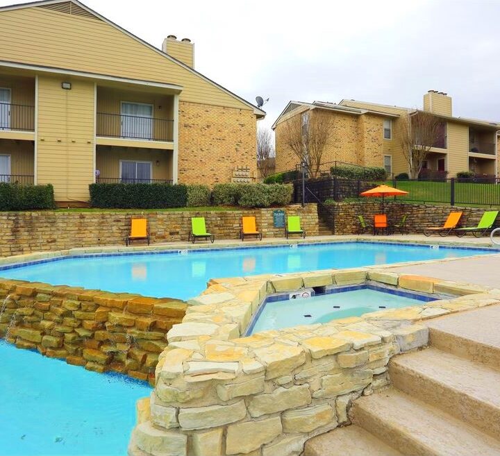 pool-1-3.cdaf5933-5717-47c1-8b79-f8e1b09770c5 apartments with swimming pool in Longview, TX